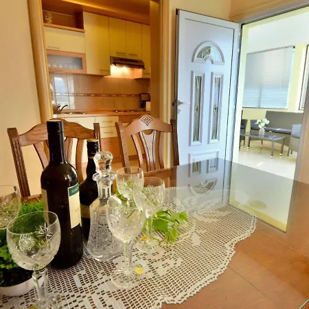 Apartman Snjezana By Interhome *